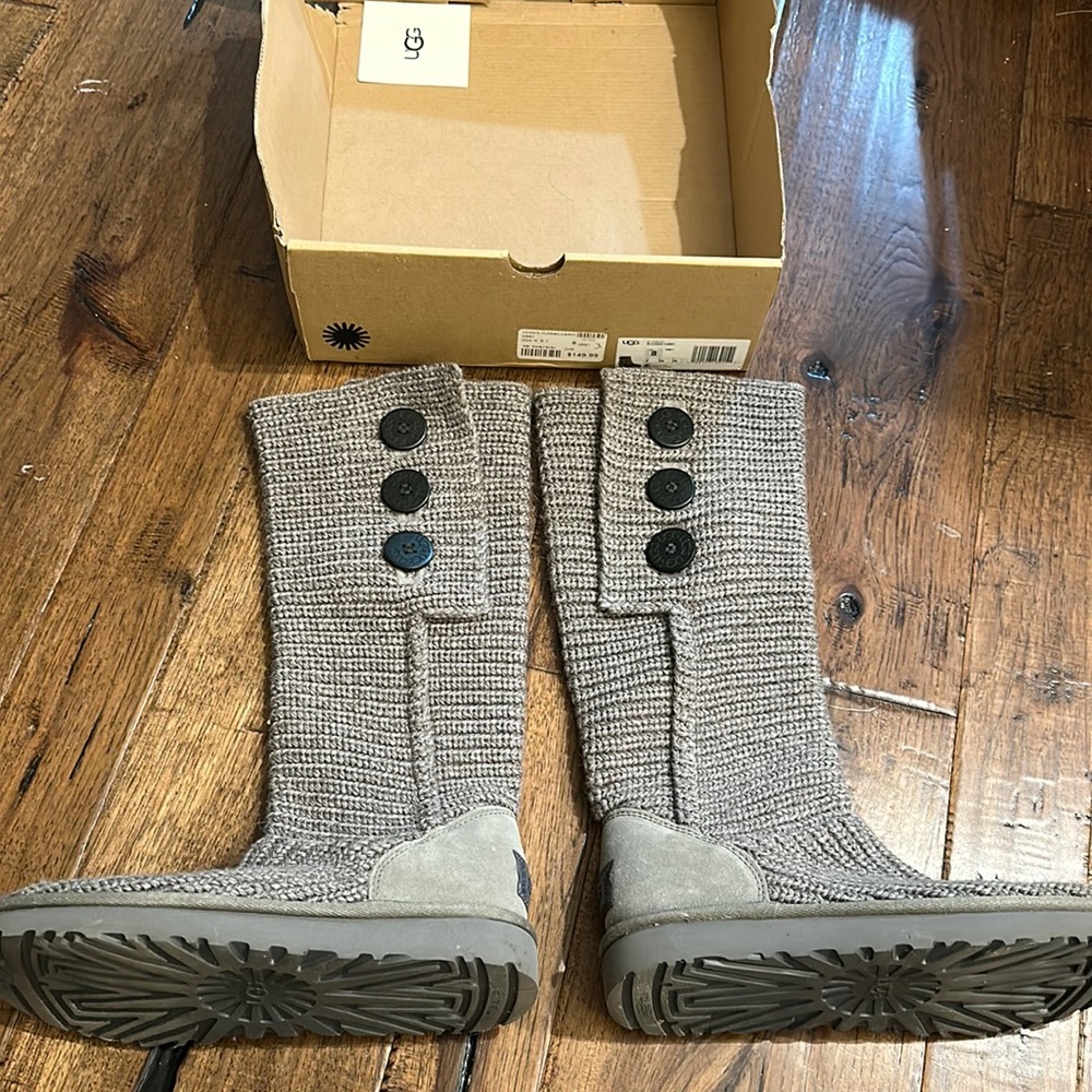 UGG Grey Classic Cardy women’s boots size 8
